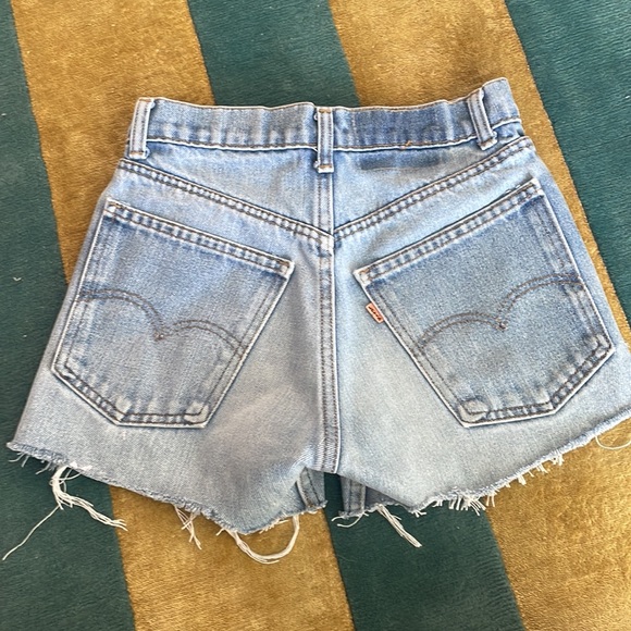 Vintage Levi’s shorts - Picture 2 of 4